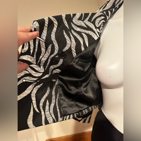 V Cristina Black Silver Metallic Floral Print Double Breasted 3/4th Sleeves SZ M - Picture 6 of 15